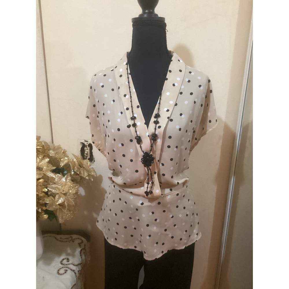 NWT ANN TAYLOR Women’s Dressy Summer Polka Dot Blouse!